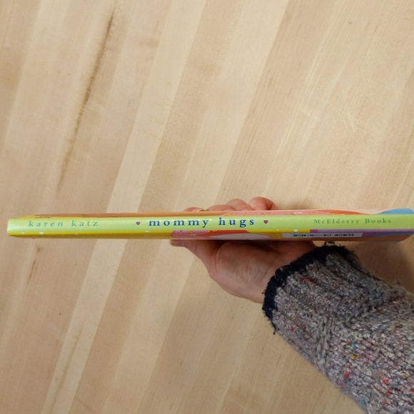 mommy hugs hardcover children's book by karen katz - Picture 2 of 8